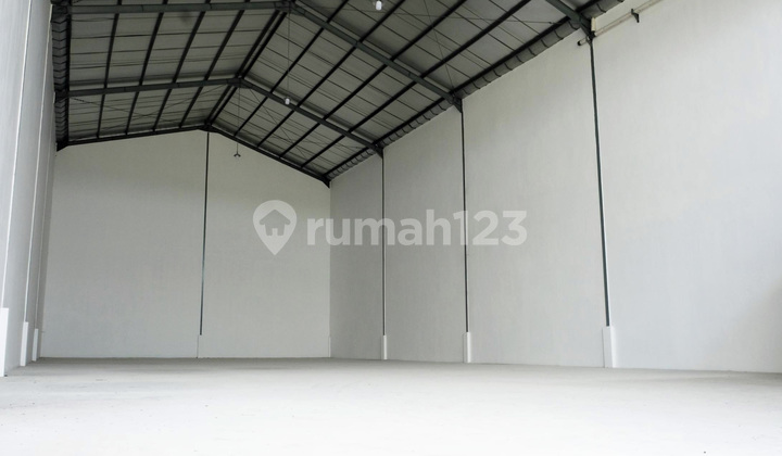 Warehouse in Driyorejo Kencana Permai Warehouse Complex, Gresik
