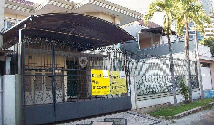 Rumah di Kendangsari Surabaya Selatan, Bagus + Terawat, Row Jalan depan Lebar, Bisa untuk usaha (ex.Kantor), Lokasi Strategis, Siap Huni 1