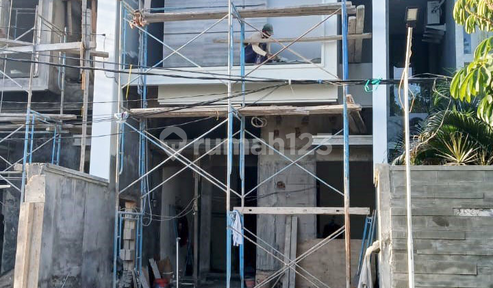 Rumah Baru Gress !!! di Manyar Jaya Surabaya Timur, Minimalis, 2 Lantai, ada 2 unit aja...!!!