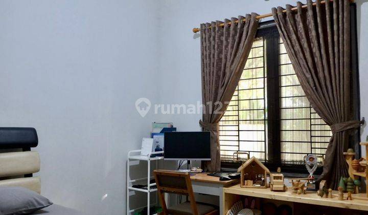 Rumah Cantik Dalam Komplek One Gate System Bebas Banjir 4