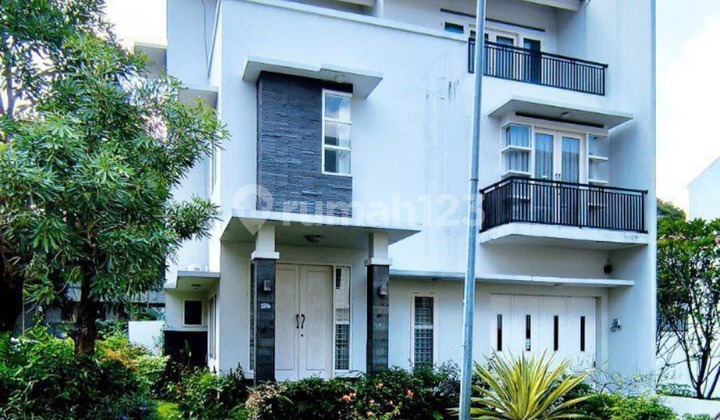 Rumah Hook 2 Lantai di Komplek Strategis Lebak Bulus dekat MRT (AD)