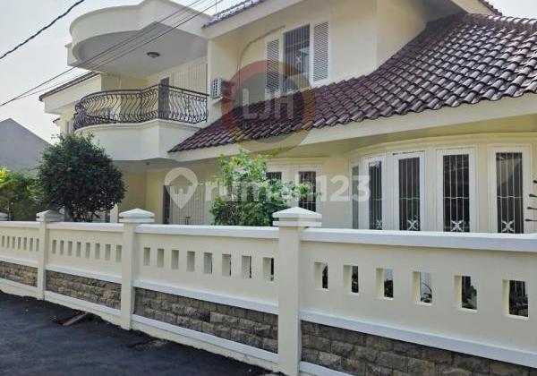 Rumah 2 Lantai Sudah Renovasi, Siap Huni di Mega Cinere Rumah 2 Lantai Sudah Renovasi, Siap Huni di Mega Cinere