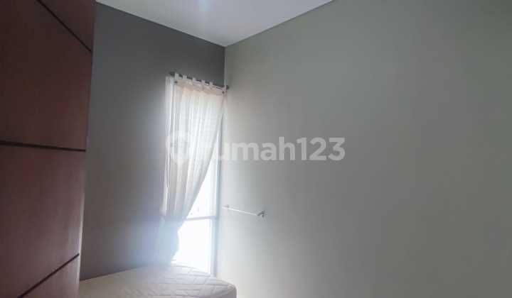 For Sale: Boarding House in Permata Sari, Lippo Karawaci, Tangerang. Ideal for UPH Students. Room Prices 2.2M and 1.7M IDR. Profitable Investment. Always Fully Occupied. 2