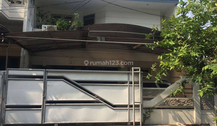 Rumah 2 Lantai Luas 140m2 Type 4+1kt di Grogol Petamburan Jakarta Barat 1