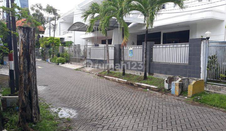 Sewa Rumah 2 Lantai Darmo Permai Selatan  2