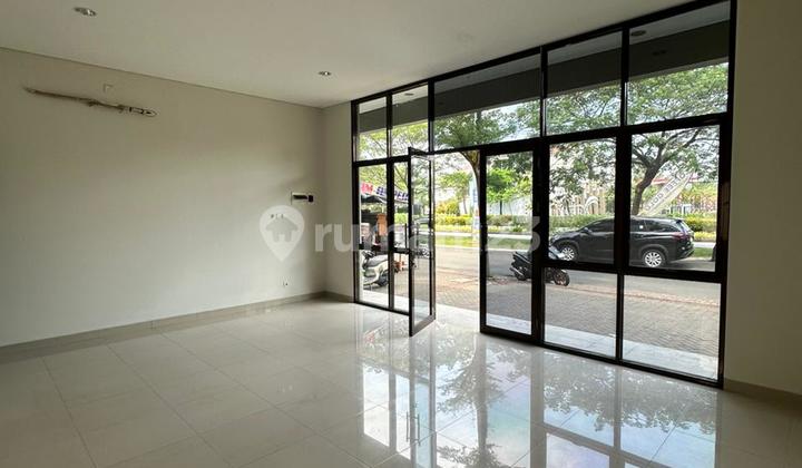 STRATEGIC MODERN SHOPHOUSE IN JAKARTA GARDEN CITY 2