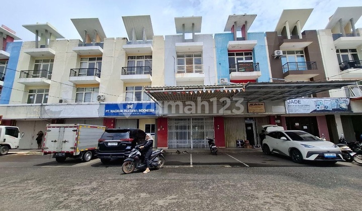 Ruko Strategis Full Furnish di Harapan Indah Bekasi