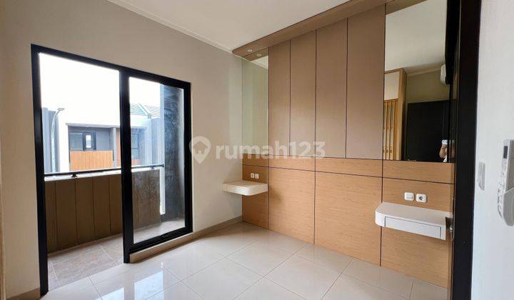 Rumah Fully Furnished Cluster Regia Summarecon Crown Gading Bekasi 2 Lantai 3 Kt 2