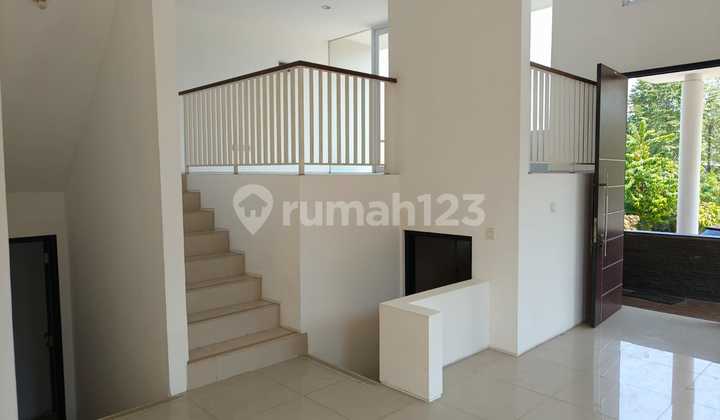 Rumah Citra 8 - Hoek (LT/LB 180/160 m)