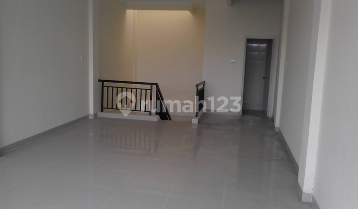 Ruko CBD Palm (Ukuran 4,5x14 m)