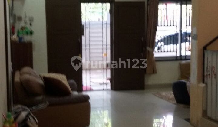 Rumah Taman Palem Lestari - Hoek (Ukuran 304 m2)