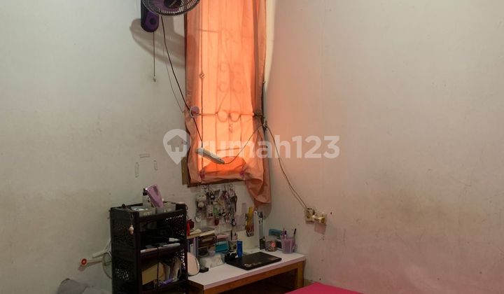 House, in East Sepatan (Land Area 72M, Building Area 48M) 2