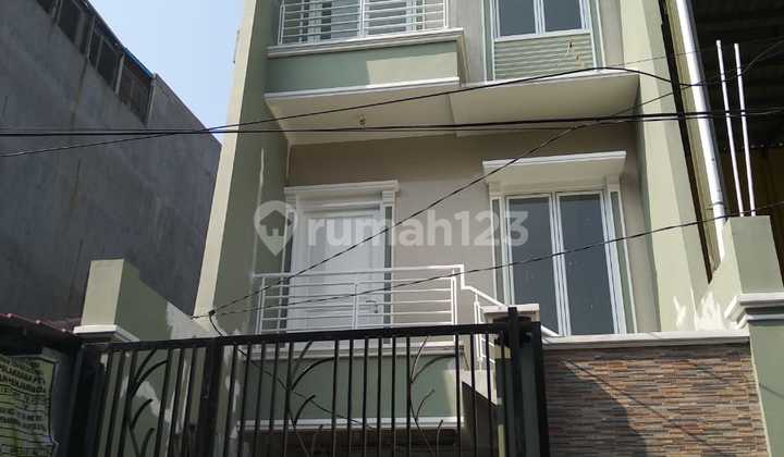 Rumah Teluk Gong (Ukuran 5x16 m) 1