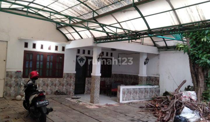 Rumah Asri Bangunan Kokoh Siap Huni Kebon Nanas Selatan 1