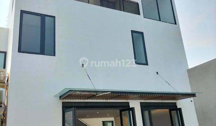 Dijual rumah mewah di  Kenanga 101 Town house, Ampera Jakarta Selatan 1