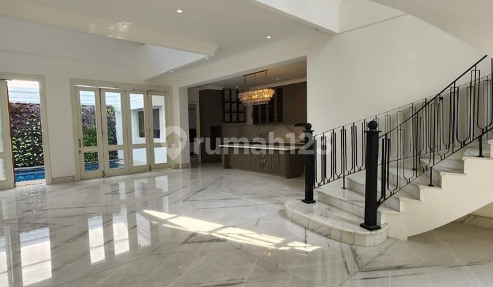 Dijual Cepat! Rumah Mewah Lokasi Premium, Menteng, Jakarta Pusat 2