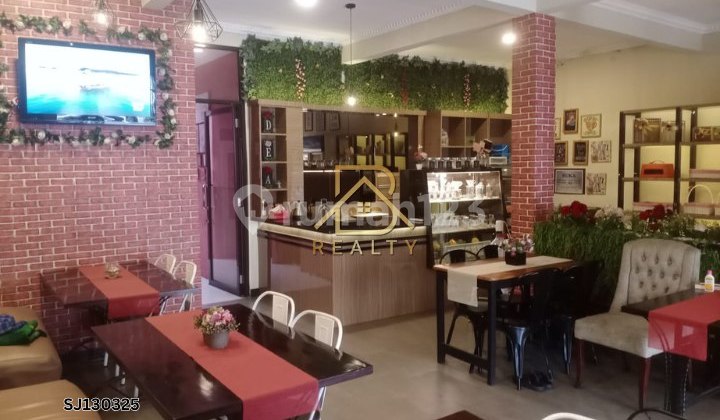 Dijual rumah eks Cafe pinggir jalan di Bukit Golf Arcadia Cibubur 2