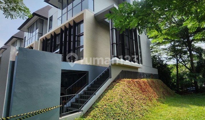 For Sale Modern Minimalist House in Serenia Hills Lebak Bulus South Jakarta 2