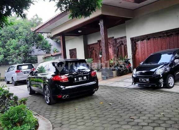 Dijual Rumah Mewah Dengan Halaman Luas Di Raffles Hills Cibubur