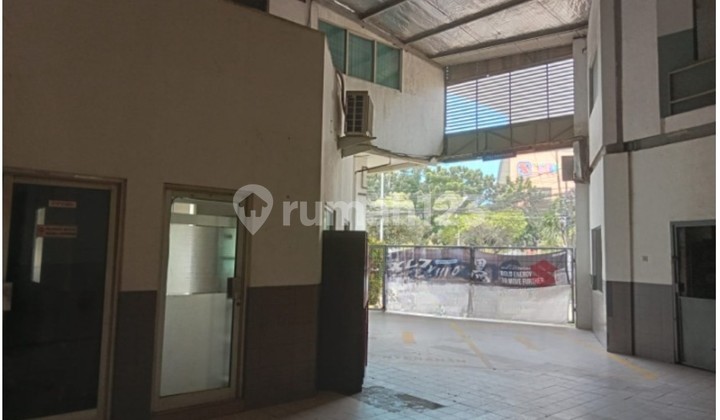 Gedung Exshowroom Mobil , Jakarta Pusat Gedung Exshowroom Mobil , Jakarta Pusat
