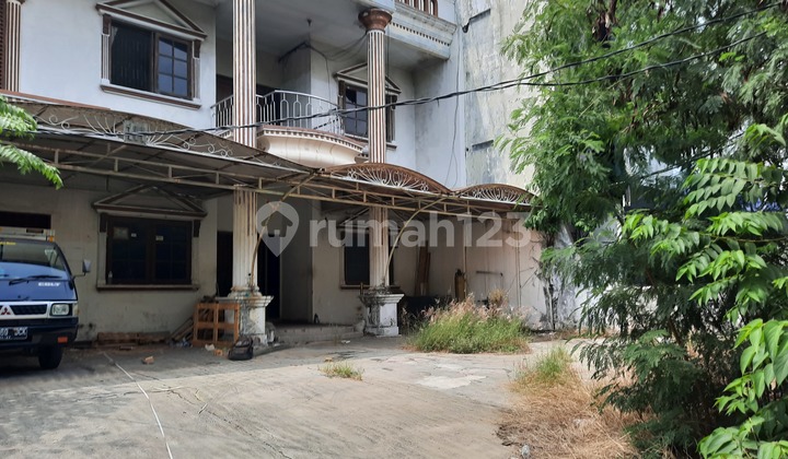 Rumah Pinggir Jalan ,jakarta Barat 2