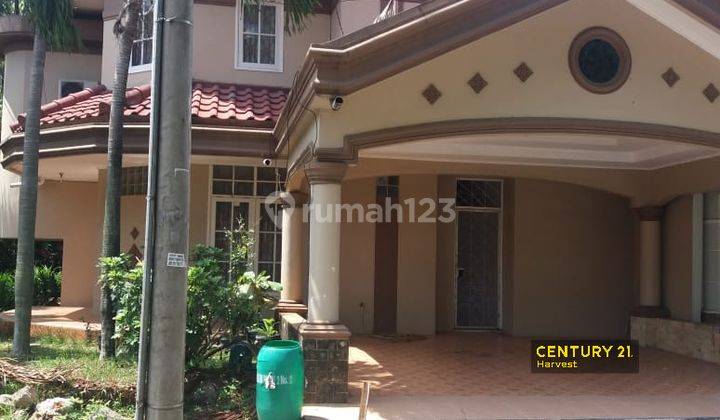 Rumah 2 Lantai Siap Huni Furnished Di Taman Beverly 1