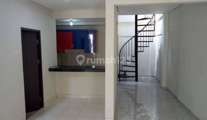 Rumah Bagus 2 Lantai Siap Huni Semi Furnished Di Cluster Le Freya 2