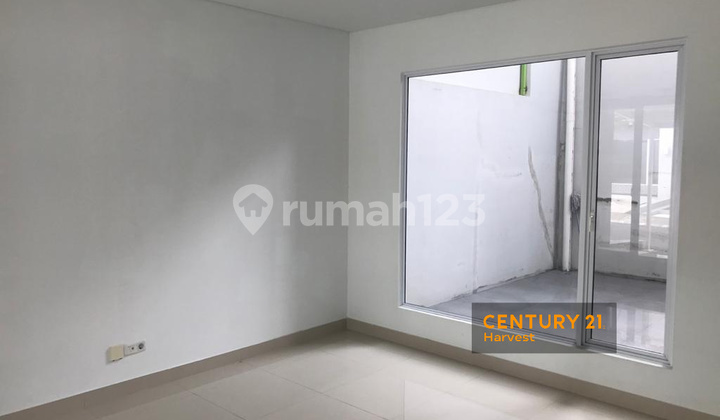 Rumah 2 Lantai Siap Huni Unfurnished Di Cluster Savasa Deltamas 8