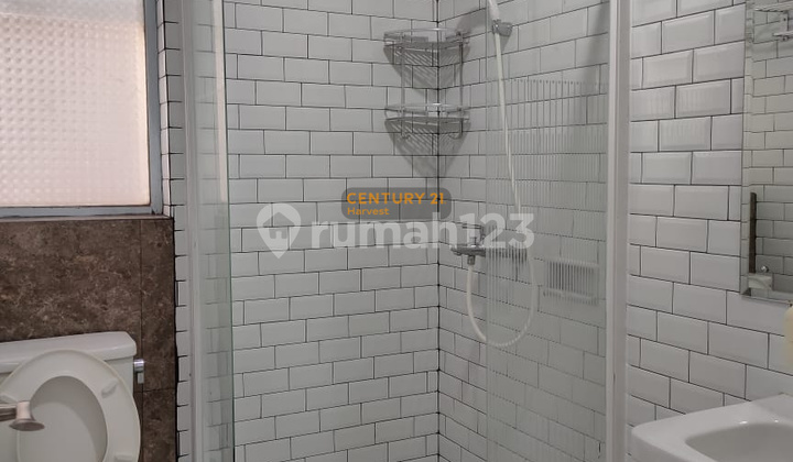 Apartment Crown Court 3 BR Furnished Siap Huni  7