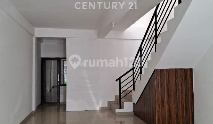 Ready-to-Use Magnetic Shop House for Rent at a Friendly Price