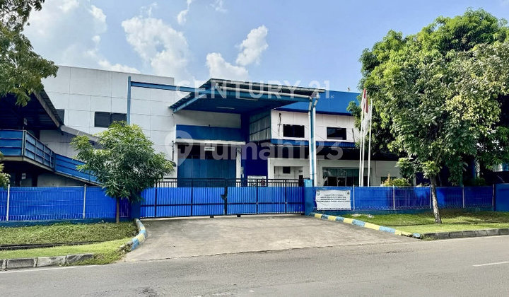 Sfb Warehouse with Crane in Jababeka Cikarang Industrial Area