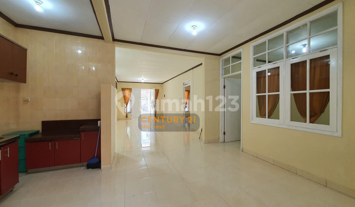 Rumah Bagus Siap Huni di Taman Beverli Lippo Cikarang 2