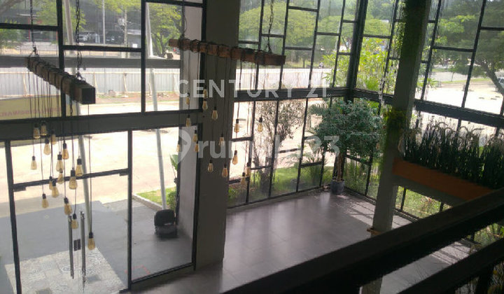 Building for Restaurant Rental on the Side of Lippo Cikarang Road Building for Restaurant Rental on the Side of Lippo Cikarang Road
