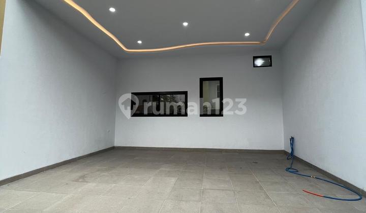 Rumah Hoek 2 Lantai di Tengah Kota BSD - Kencana Loka 2