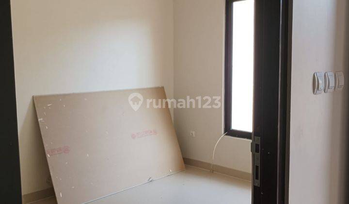Rumah 2 Lantai Villa Melati Mas siap huni  2