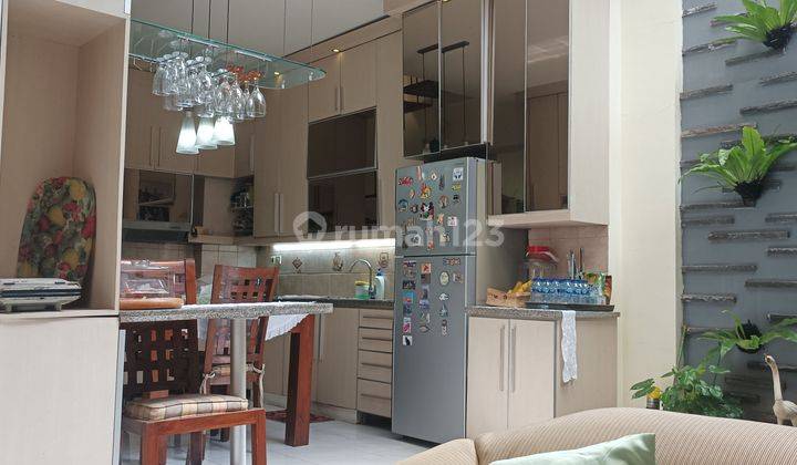 Rumah di Senayan 1 lingkungan tenang bonus kitchen set 2