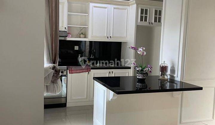 BSD city Greenwich  dijual cepat bonus sofa, 2 bed, kitchen set  1