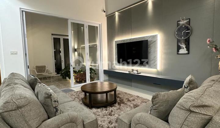 Full Furnish Luxury Rumah Di Area Dago Bandung 3+1 KT 3+1 KM Full Furnish Luxury Rumah Di Area Dago Bandung 3+1 KT 3+1 KM