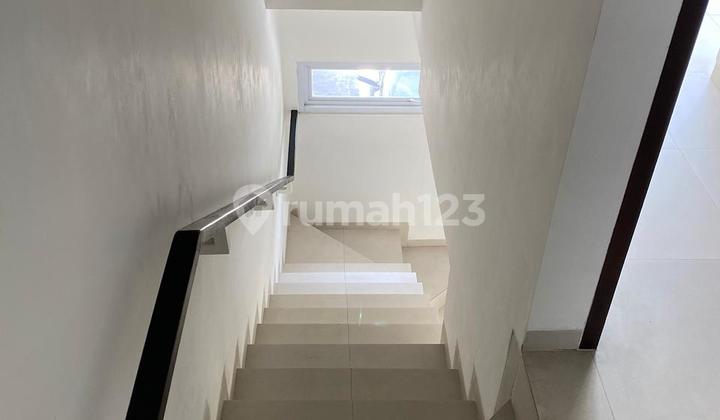 New House in Mustika Ciwaruga Complex, Bandung 2