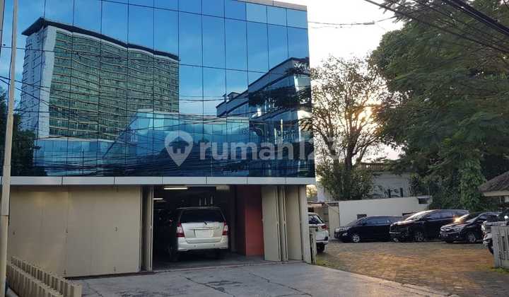 Gedung Untuk Ruang Usaha Di Jl. Wastu Kencana Bandung