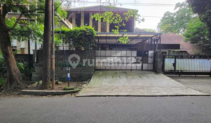 Lokasi Premium Rumah Asri dan Tidak Bising di Area Dago Lokasi Premium Rumah Asri dan Tidak Bising di Area Dago