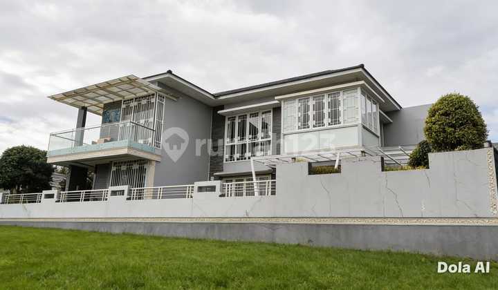 Rumah di Resor Dago Pakar Golf Island dengan View yang Memukau