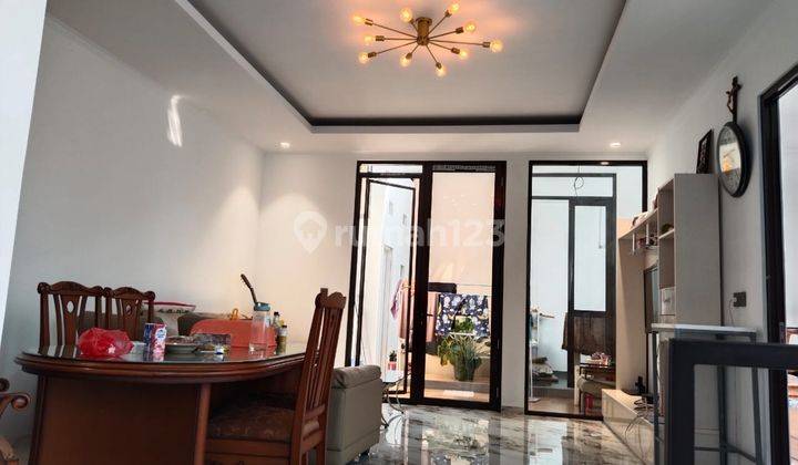 Rumah Bertingkat Di Babakan Jeruk Design Unik Untuk Tinggal, Kantor Atau Rumah Kost 2