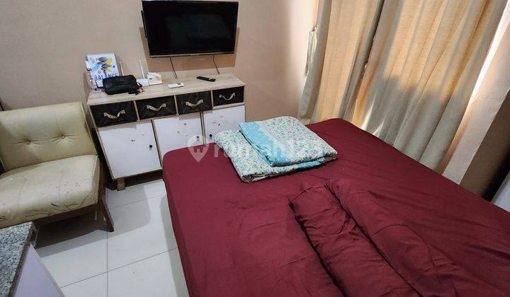 Sewa Harian Apartemen Green Pramuka City Furnished Baru 2