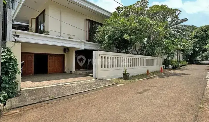 DIJUAL CEPAT  / RENT RUMAH DI KUNINGAN
PRIME AREA, LOKASI ELITE

Lokasi Strategis
Dekat ke Kuningan CBD, Tol Dalam Kota & Stasiun LRT
 1