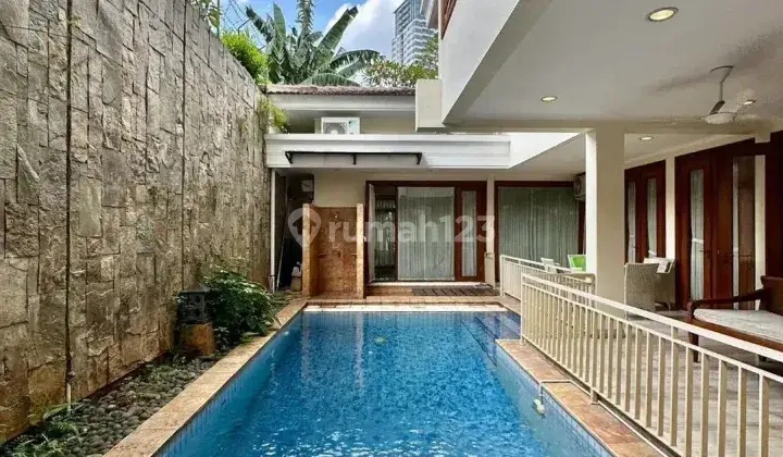 DIJUAL CEPAT  / RENT RUMAH DI KUNINGAN
PRIME AREA, LOKASI ELITE

Lokasi Strategis
Dekat ke Kuningan CBD, Tol Dalam Kota & Stasiun LRT
 2