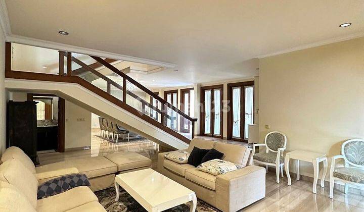 DIJUAL CEPAT  / RENT RUMAH DI KUNINGAN
PRIME AREA, LOKASI ELITE

Lokasi Strategis
Dekat ke Kuningan CBD, Tol Dalam Kota & Stasiun LRT
 7
