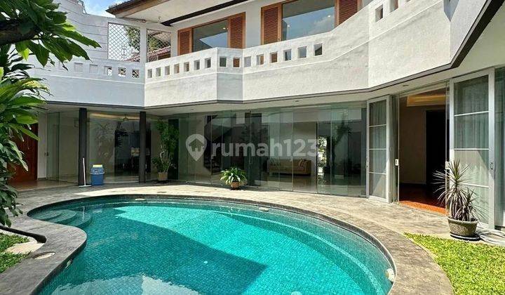 DIJUAL RUMAH CANTIK DI KEBAYORAN BARU
BEAUTIFUL GARDEN HOUSE

Lingkungan Asri & Tenang
Jalan Lebar Bebas Banjir

Luas Tanah 585 m2
Luas Bangunan 500 m2
Bangunan 2 lantai 2