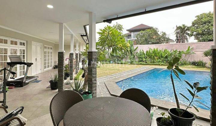 TURUN HARGA !  DIJUAL CEPAT RUMAH SIAP HUNI PEJATEN BARAT MODERN TROPICAL HOUSE  Luas Tanah 1055 m2 Luas Bangunan 600 m2 Bangunan 1,5 lantai 1