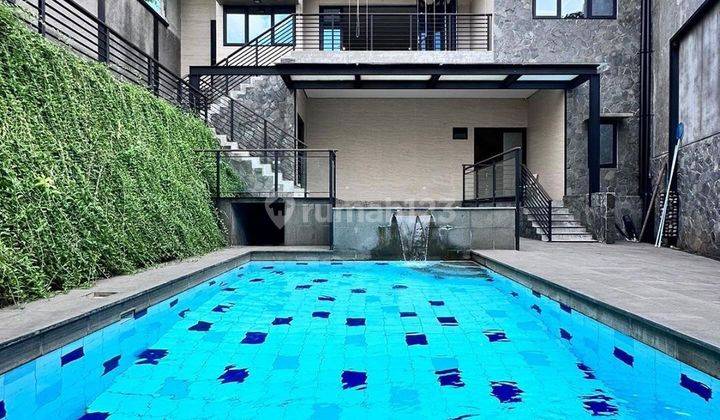 TURUN HARGA !  FOR SALE KEMANG - BANGKA BRAND NEW RENOVATED MODERN TROPICAL HOUSE  Luas Tanah 850 m2 Luas Bangunan 600 m2 Bangunan 2 lantai 1